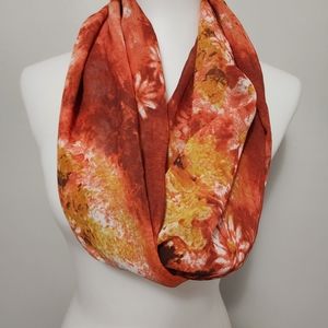 Robinette Designa rust sunburst Infinity scarf